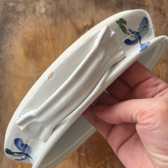 Howard 96010 Handmade White w. Blue Flowers Covered Round Deep Ceramic Dish - Picture 12 of 17